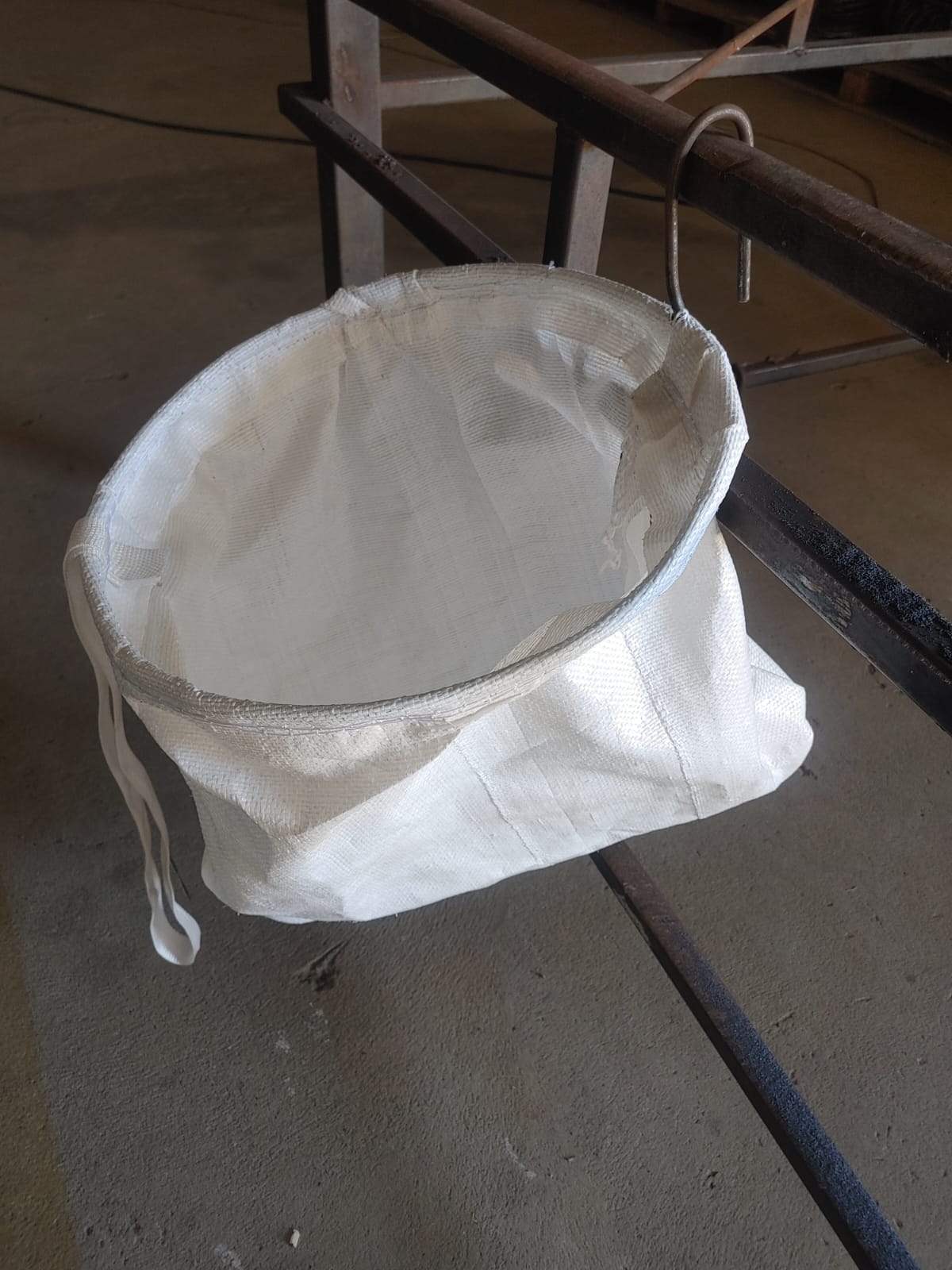 single hook mud bag