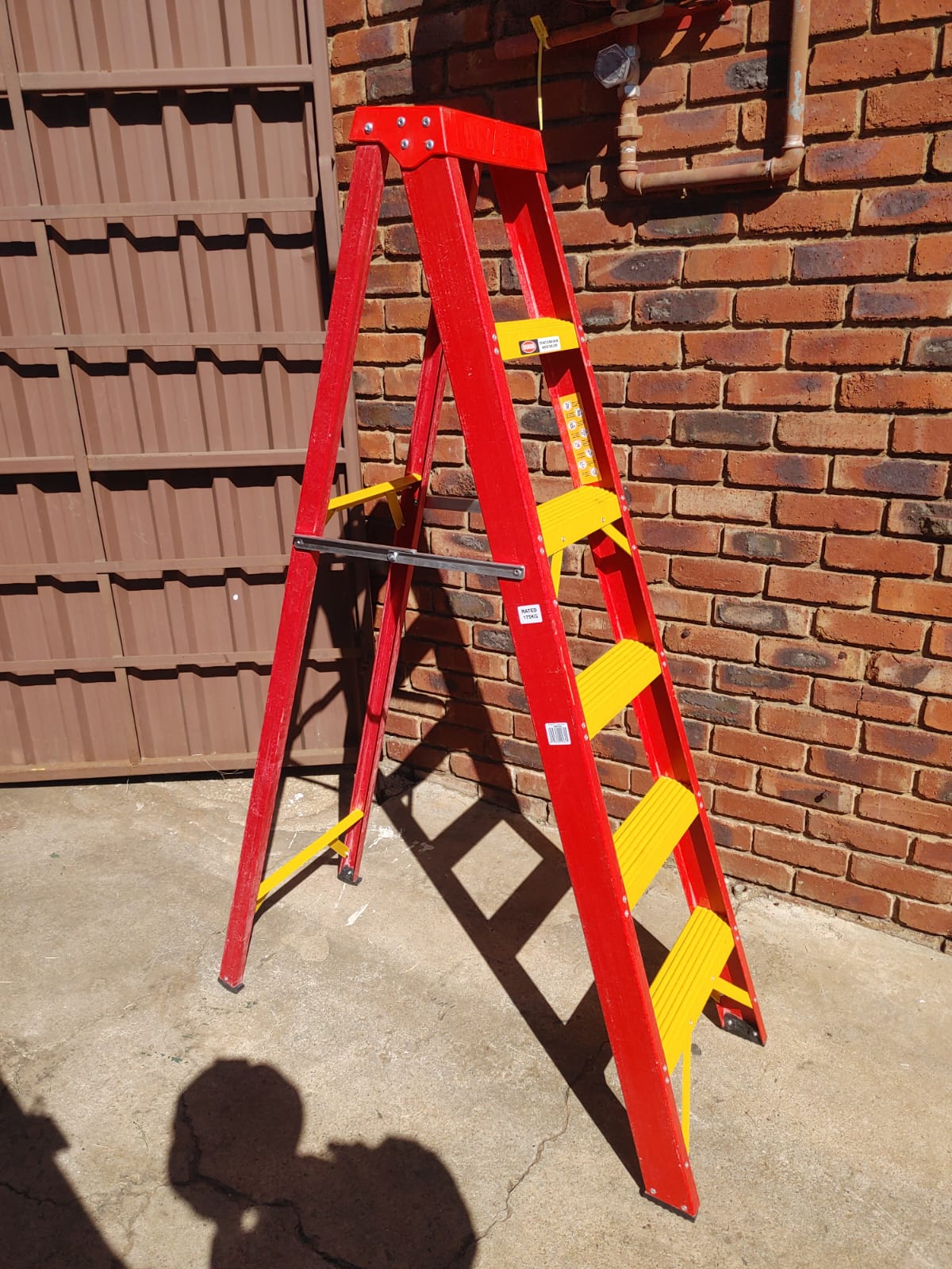 6 STEP FULL FIBRE-GLASS LADDER